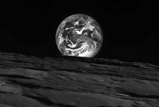 Korean spacecraft sends back jaw-dropping images of the Earth and Moon