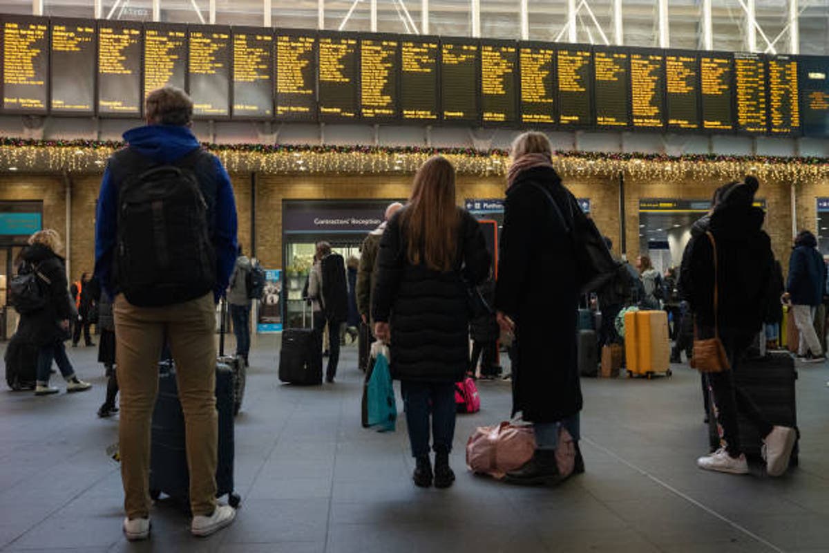 RMT union suspends Network Rail strikes after new pay offer
