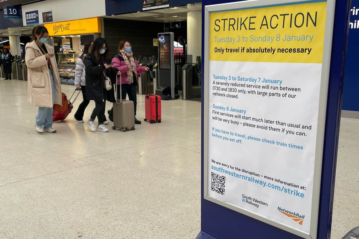 More rail strike disruption as new TUC boss calls for urgent meeting with PM