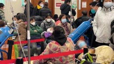 Shanghai hospital crowded as Covid-19 cases surge