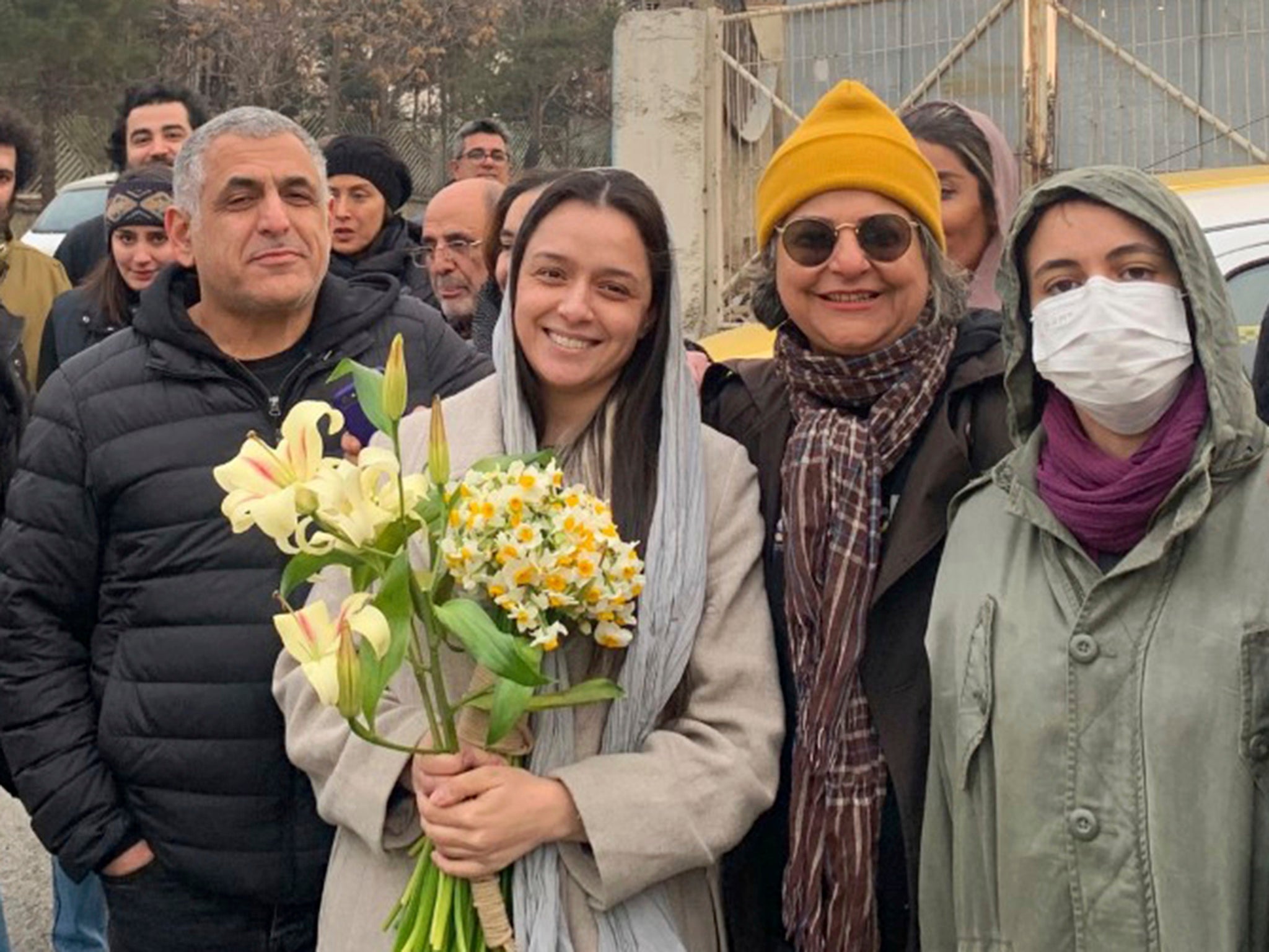 Taraneh Alidoosti, centre, after being released from Evin prison in Tehran on Wednesday