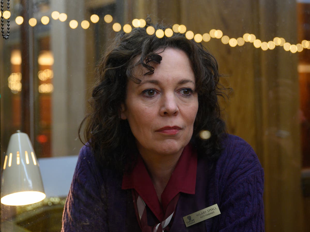 Empire of Light strands Olivia Colman in an oddly impersonal love affair – review