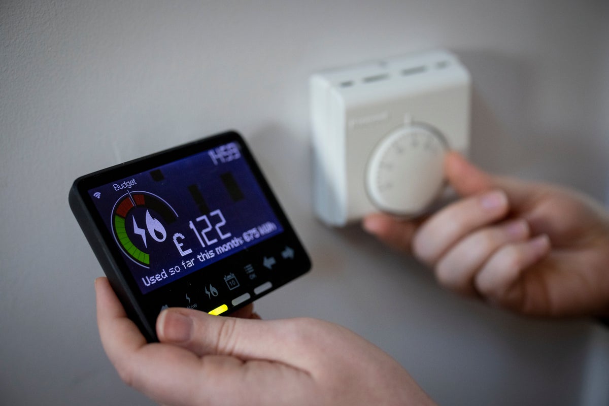 More than 700,000 people in England and Wales lack central heating, ONS figures show