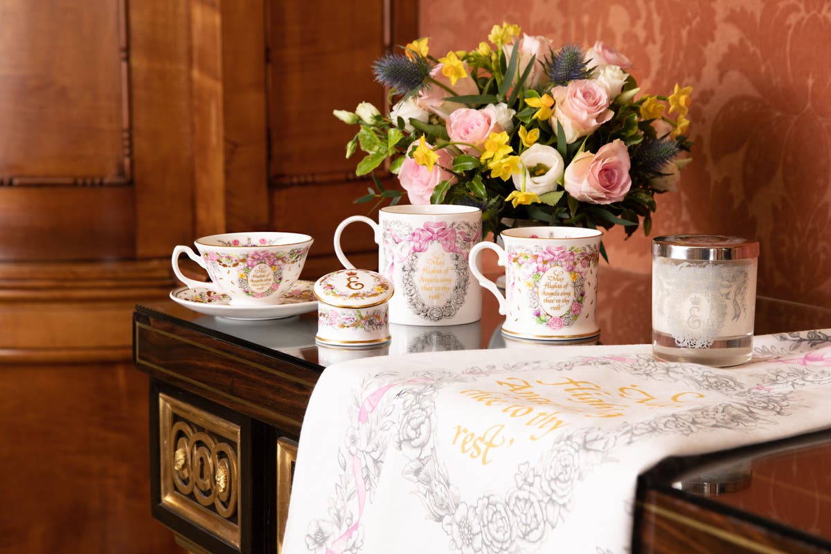 Official chinaware commemorating the Queen’s life goes on sale