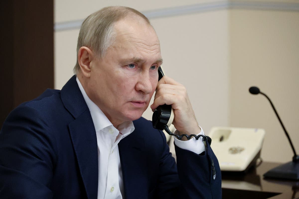 Ukraine Russia news – live: Putin trying to ‘find some oxygen’ with ceasefire call as US sends 50 Bradley vehicles