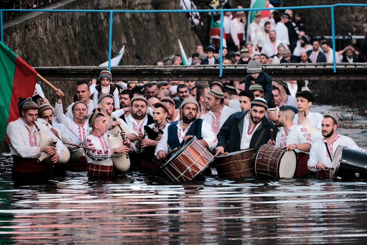 Bulgarians celebrate Epiphany with traditional rituals