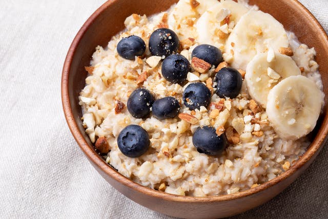 <p>A high fibre plant-based breakfast like oats can keep you energsied throughout the day </p>