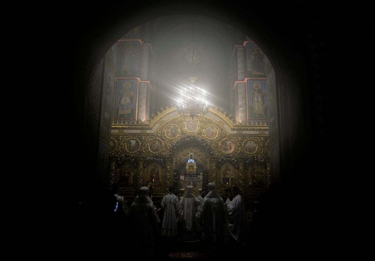 Ukraine reclaims Kyiv cathedral amid church dispute