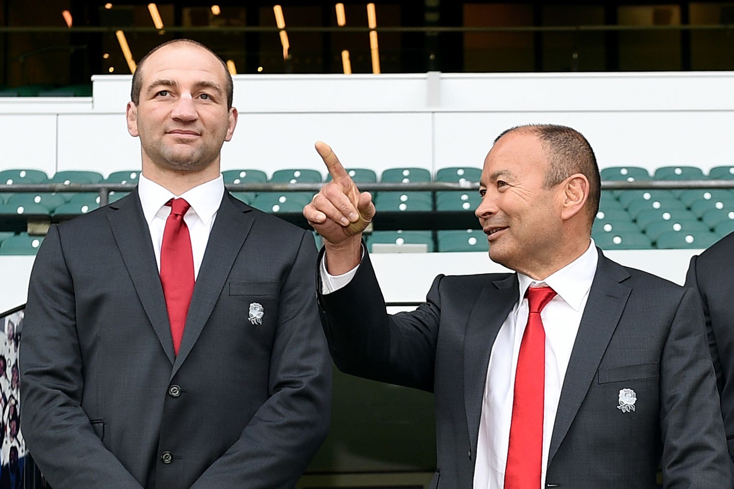 Eddie Jones (right) takes on Steve Borthwick’s England this weekend