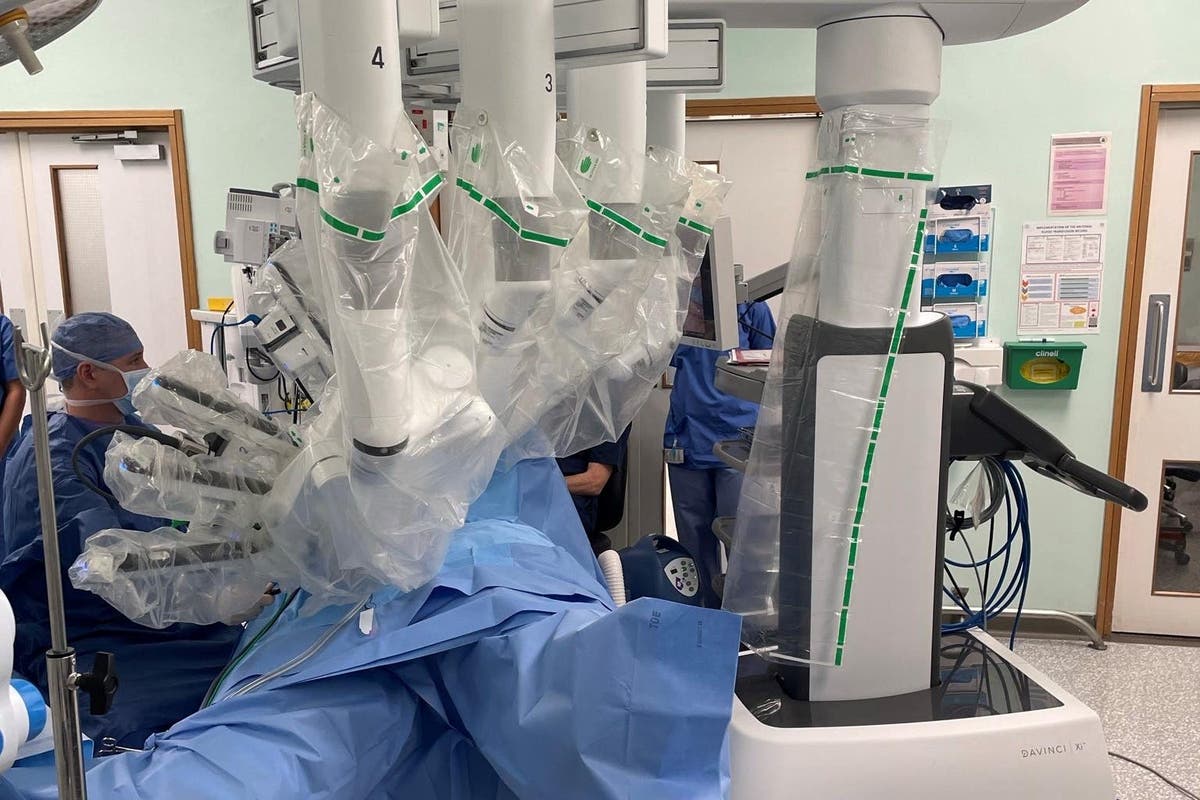 Woman says robotic surgery saved her life after cancer diagnosis