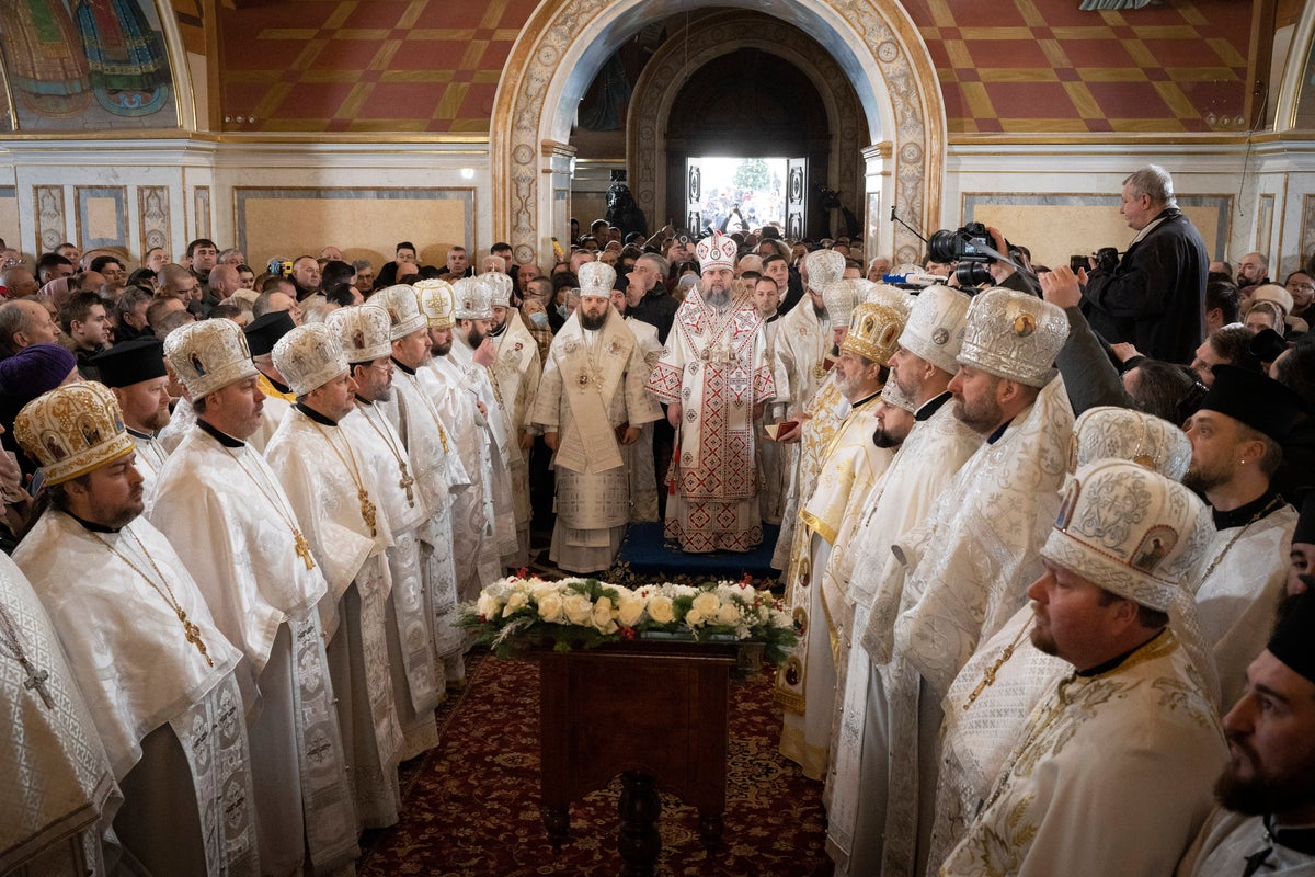 Ukrainians celebrate Orthodox Christmas in reclaimed church | The ...