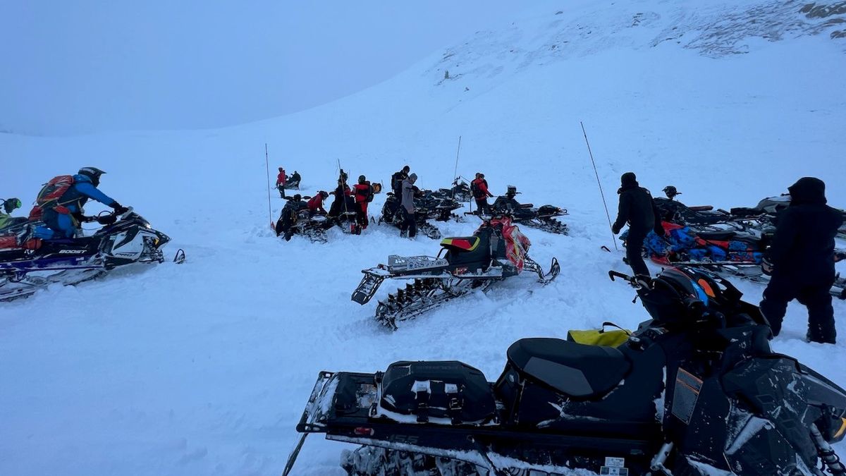 Poor light and weather conditions forced rescue teams to abandon the search for the second victim on Saturday