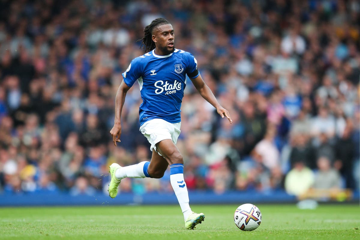 Alex Iwobi injury blow for Everton as midfielder faces three weeks out of action