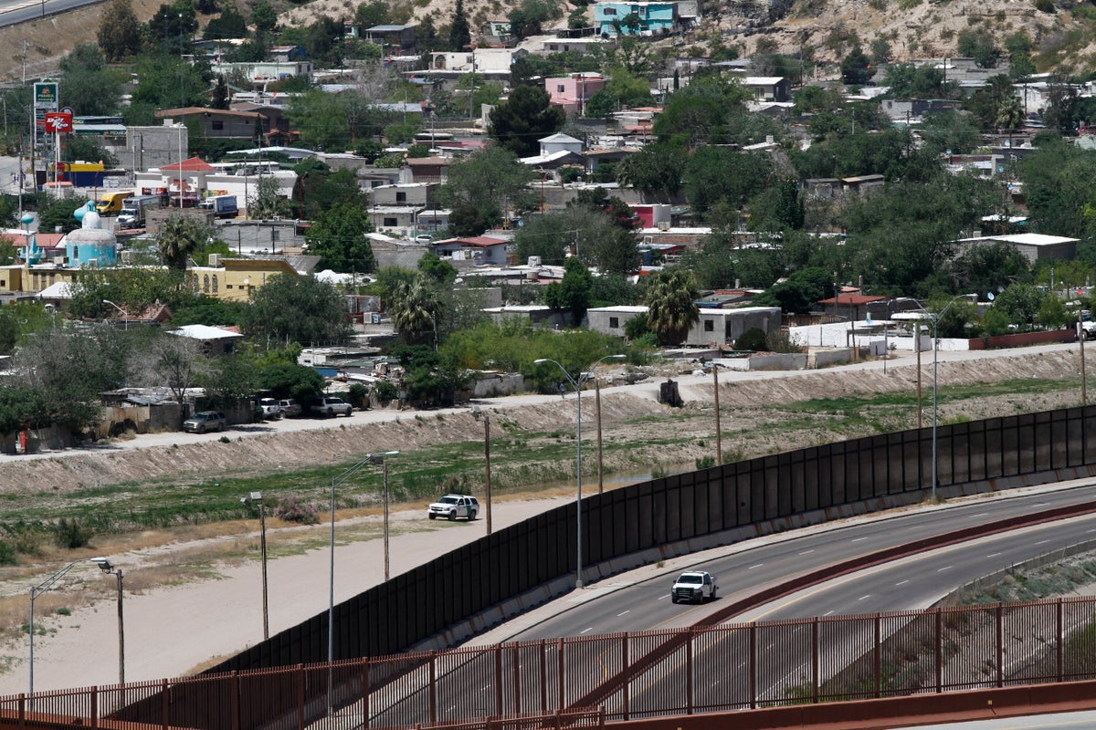 Mexico kidnapping – latest: Four Americans kidnapped by armed men from minivan in Matamoros