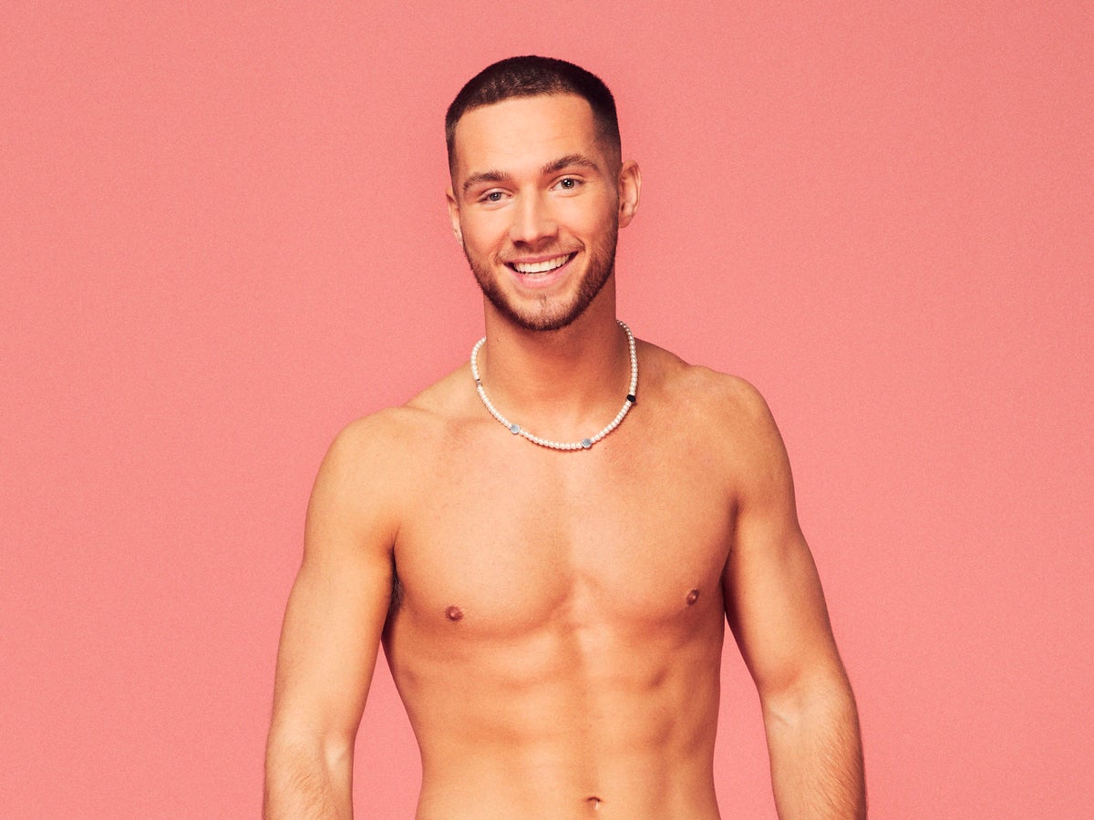 Who is Love Island star Ron? Meet ITV2 show’s first ever partially sighted contestant