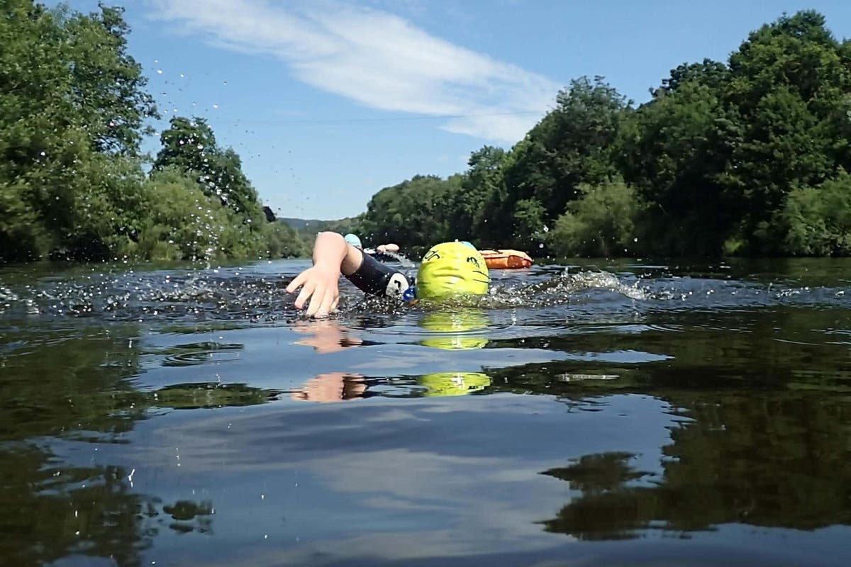 Open water swimmers warned about fluid in the lungs