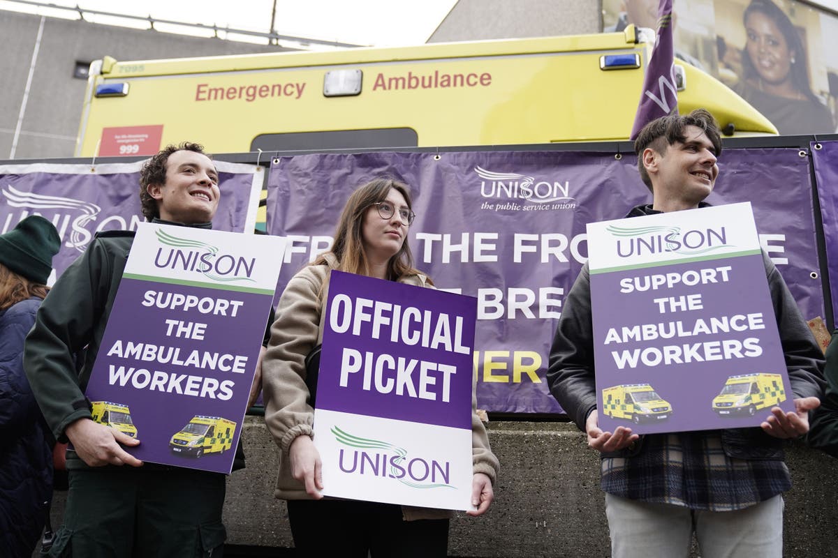 Health Secretary said to be considering backdating next year&rsquo;s NHS pay offer