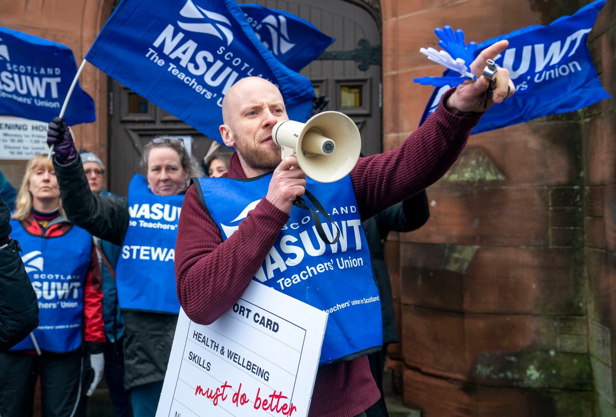 Voices: Teachers are leaving the profession to work at Costco &ndash; can you blame them?