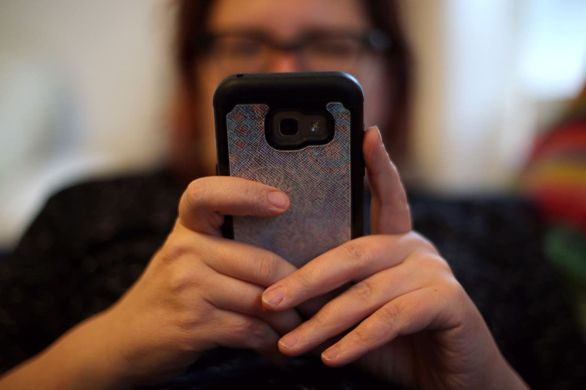 Virgin Mobile customers to begin moving to O2 plans