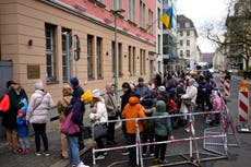 Thousands of Ukrainian refugees can access UK banking services now