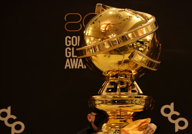 <p>Golden Globe trophy</p>