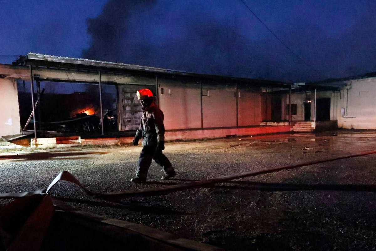 At least 7 dead as severe winds, tornadoes hammer US South | The ...