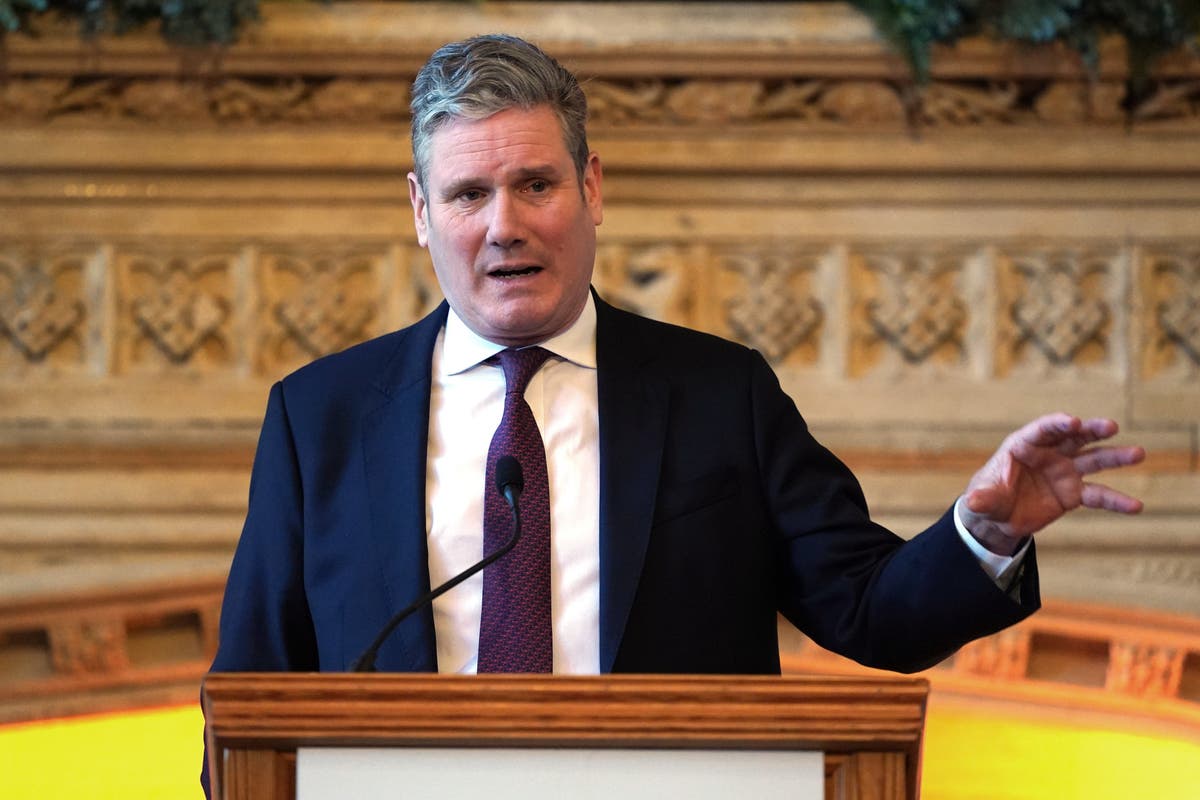 Keir Starmer warns PM that Boris Johnson may lead opposition to any deal on NI Protocol