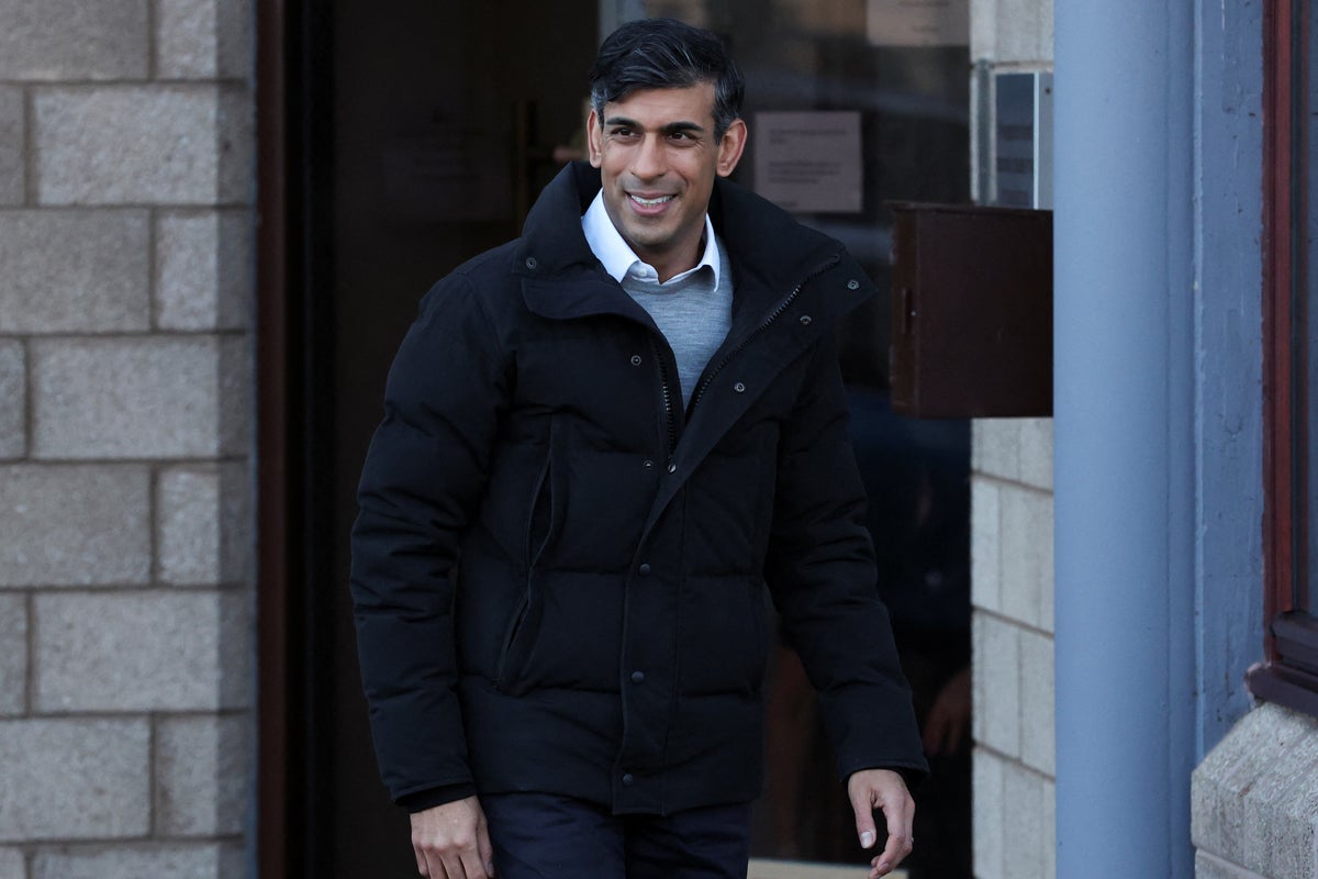Rishi Sunak 'kows to conservative rebels' over jail sentences for social media bosses who fail to protect children