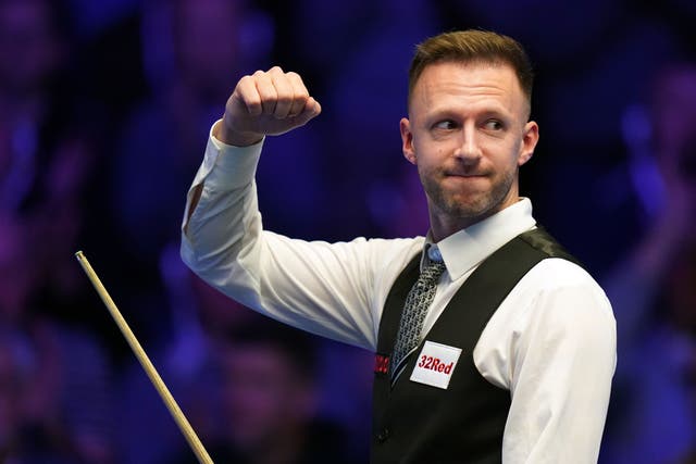 Snooker star Judd Trump sees the funny side as he plays joke on referee