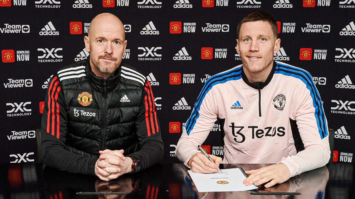 Wout Weghorst joins Manchester United on loan from Burnley