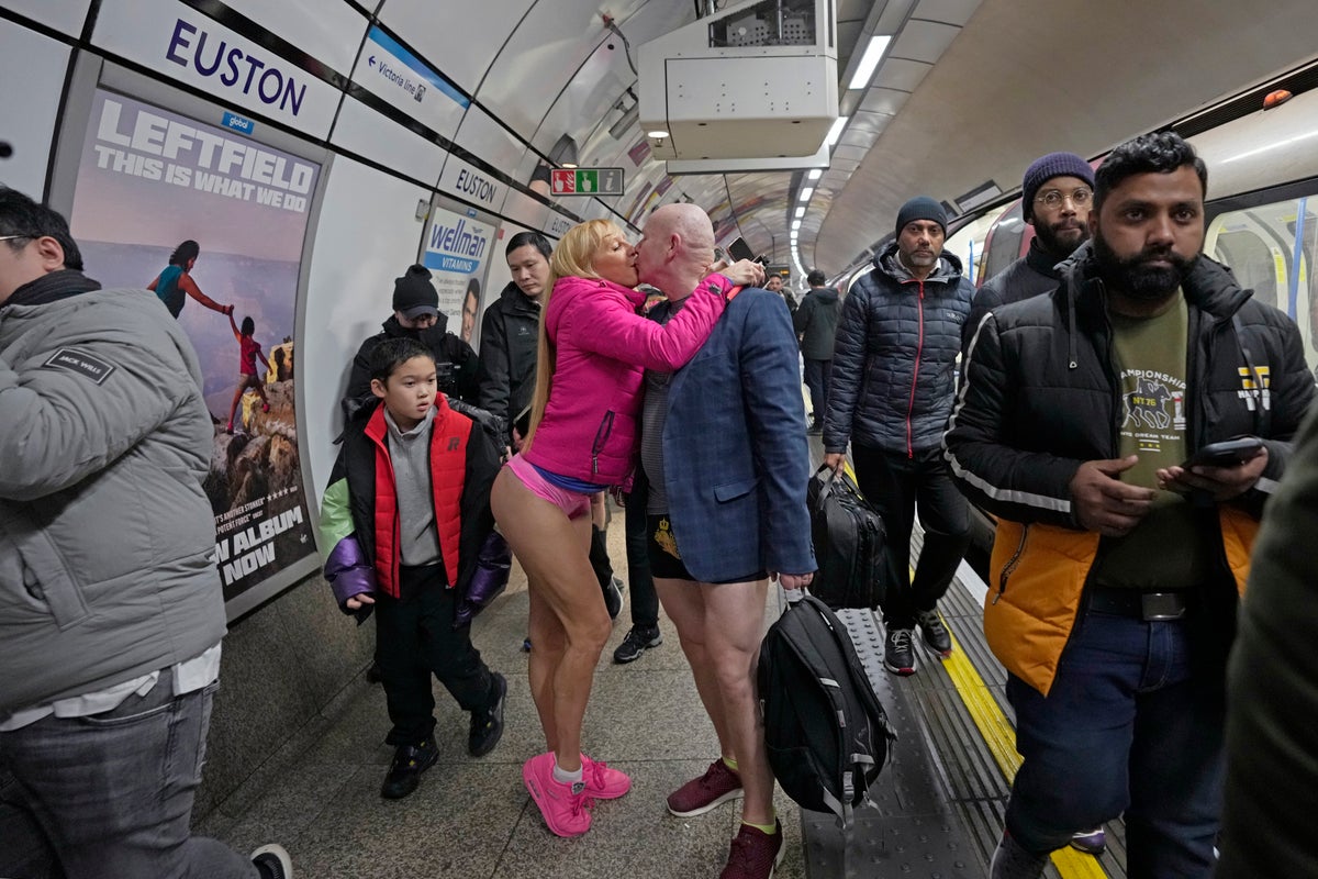 Of course it’s fine to snog in tube carriages – the earlier in the morning ...