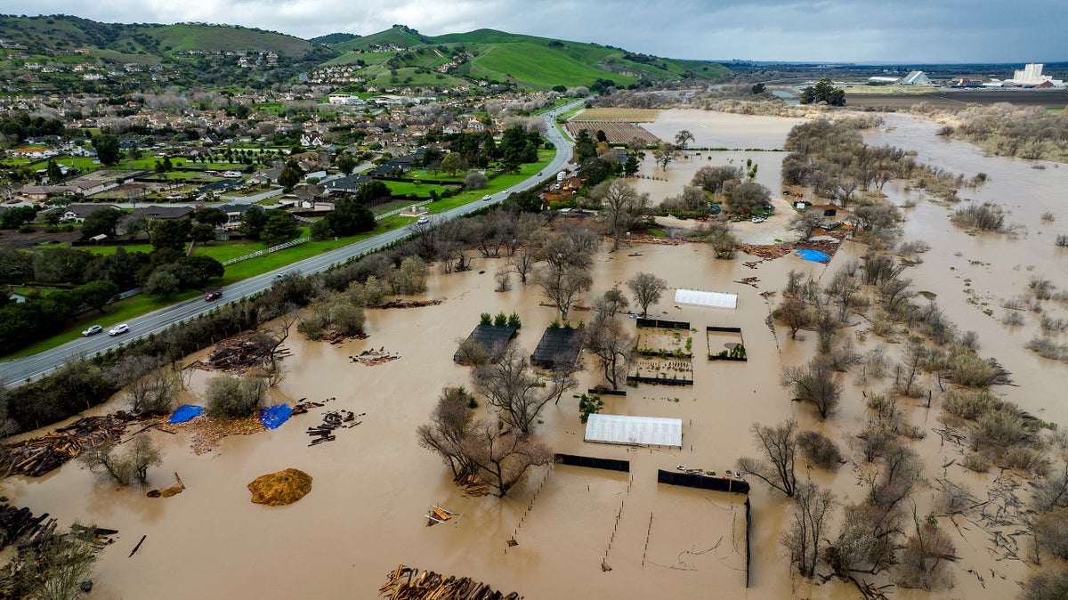 Nineteen dead as California storm chaos continues