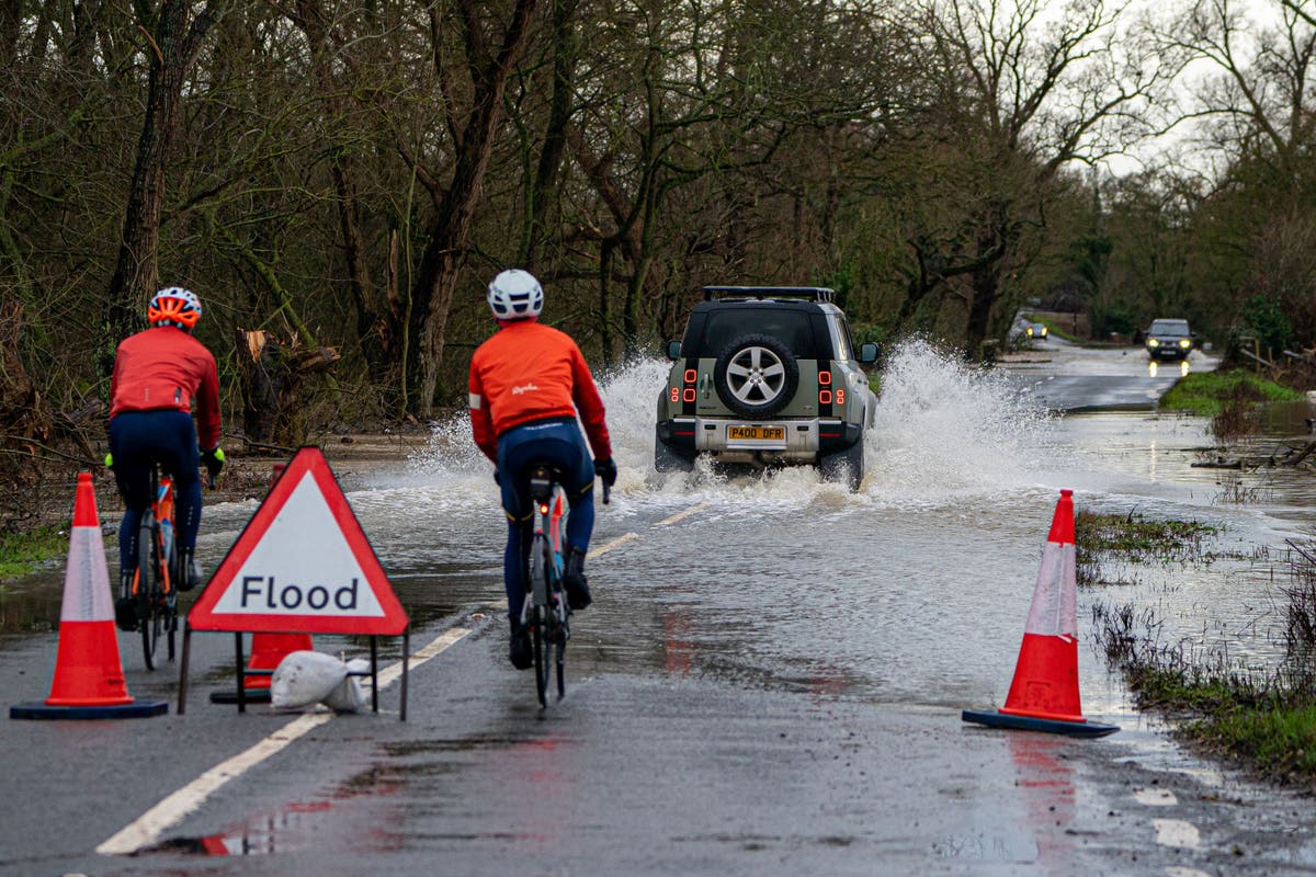 Warning of wintry showers and ice across UK from Sunday evening