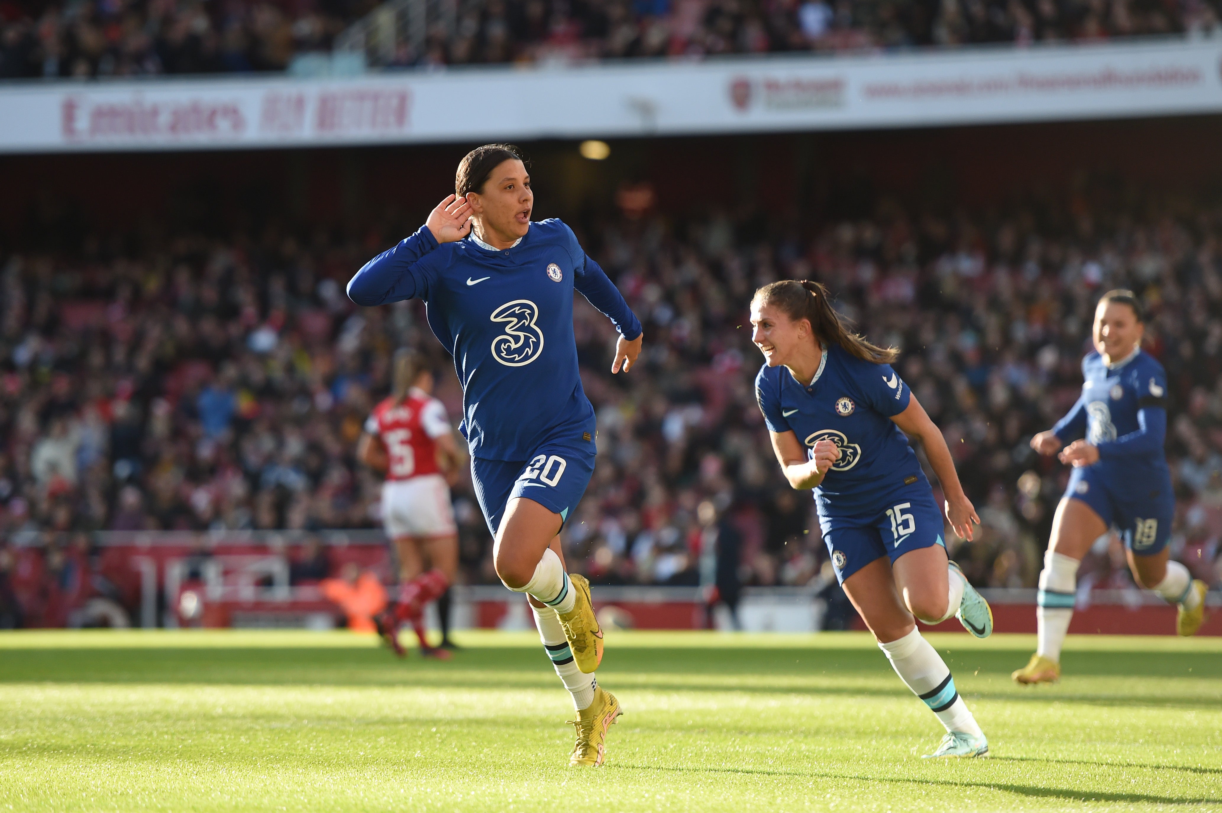 Sam Kerr rescues Chelsea as Arsenal miss opportunity to land blow in