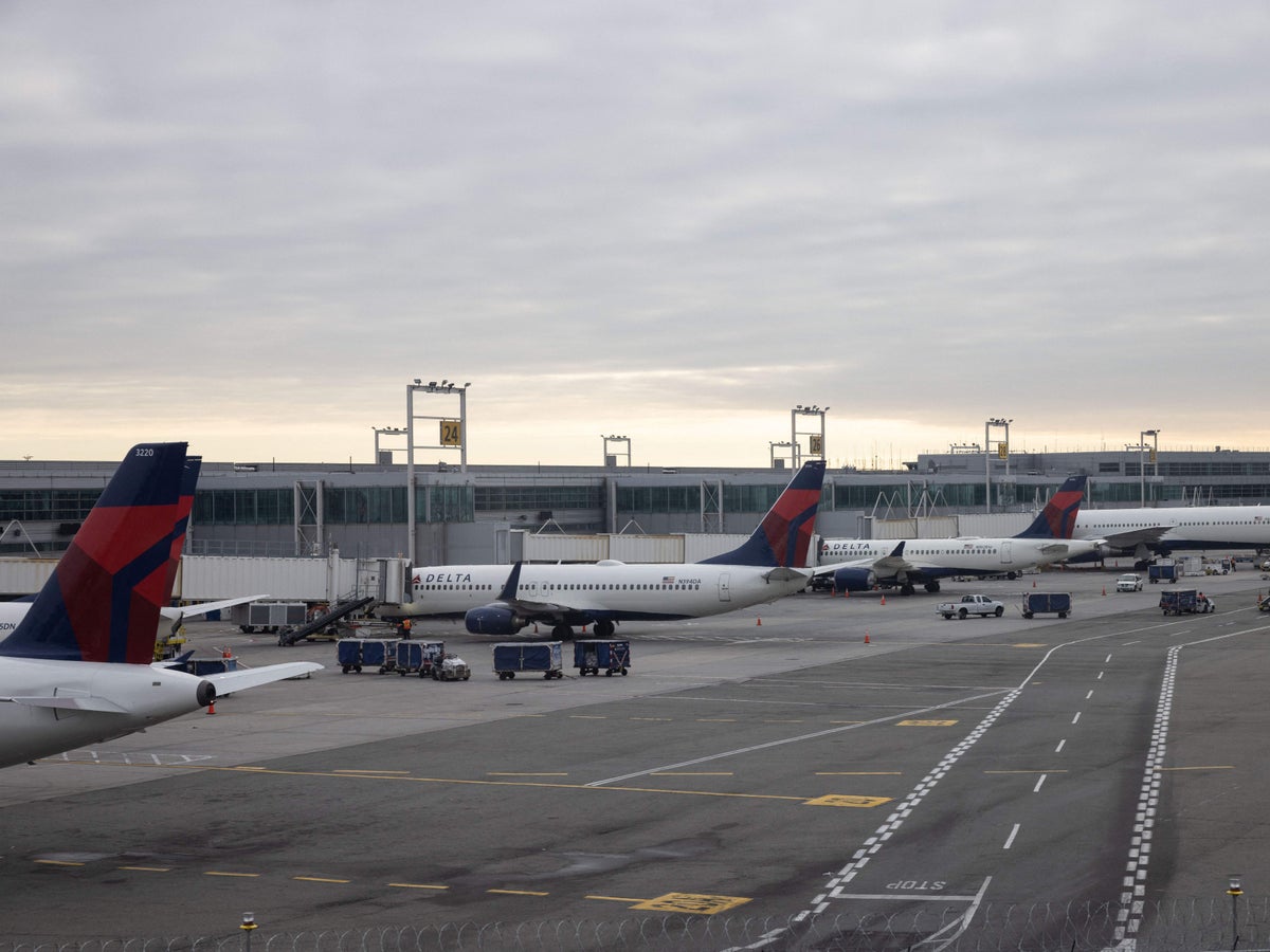 Two workers killed at JFK airport in New York
