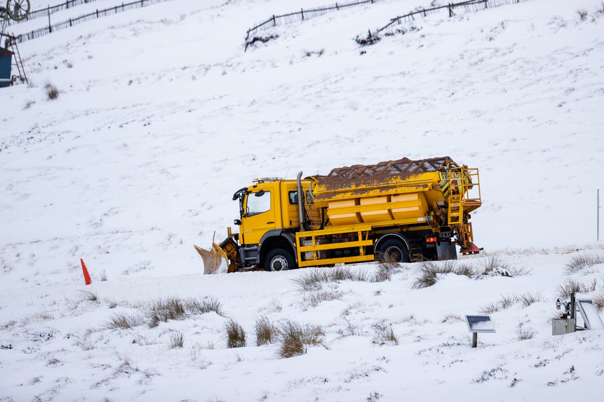 Heavy snow brings disruption on the roads