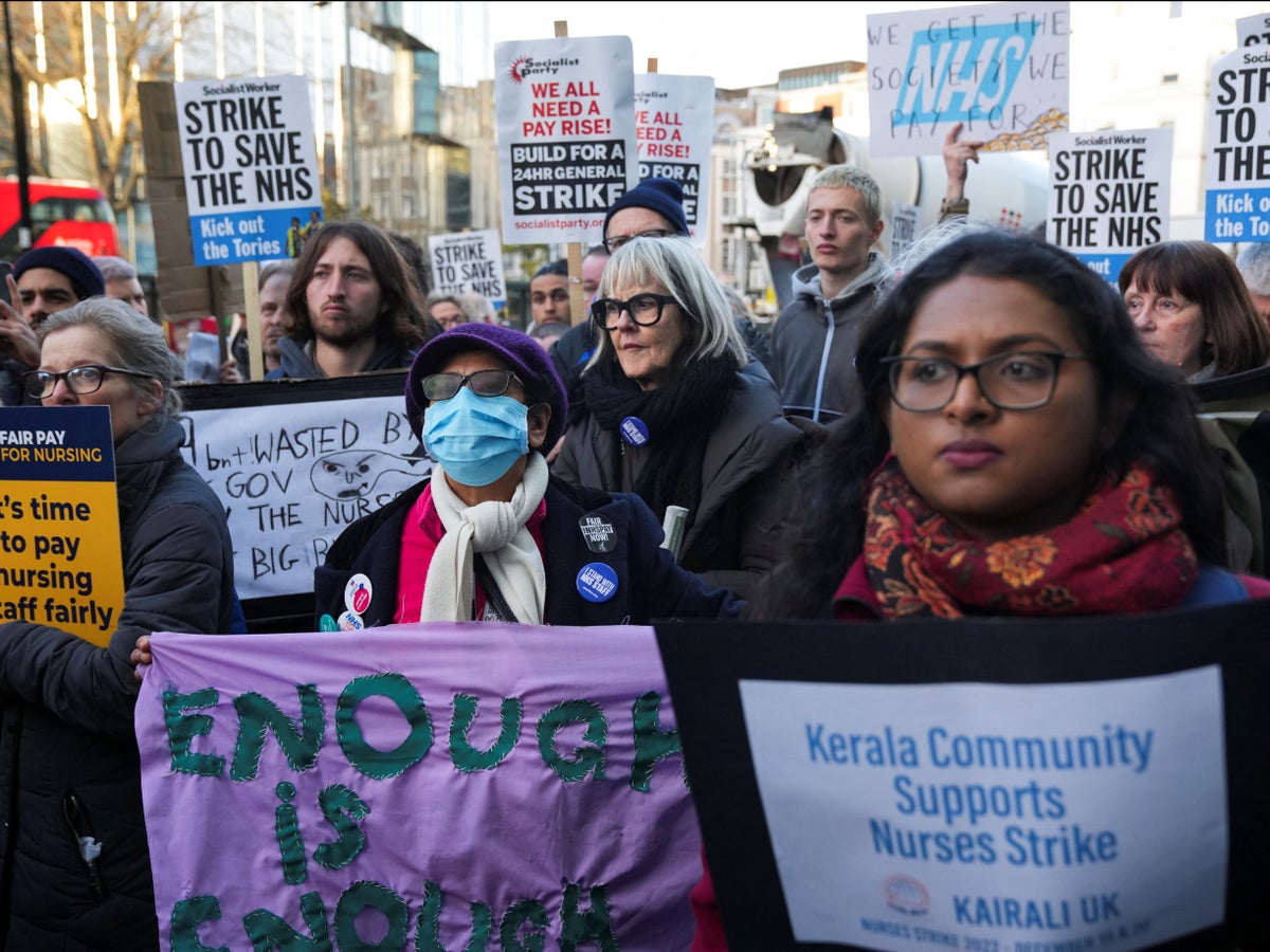 Медсестри влаштують ще два страйки в лютому, оскільки міністри не зможуть узгодити вимоги щодо зарплати