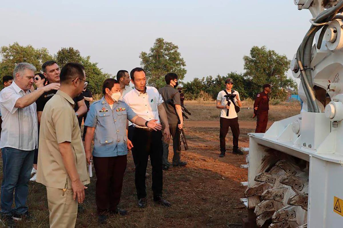Cambodian experts begin training Ukrainian deminers Cambodian experts begin training Ukrainian deminers