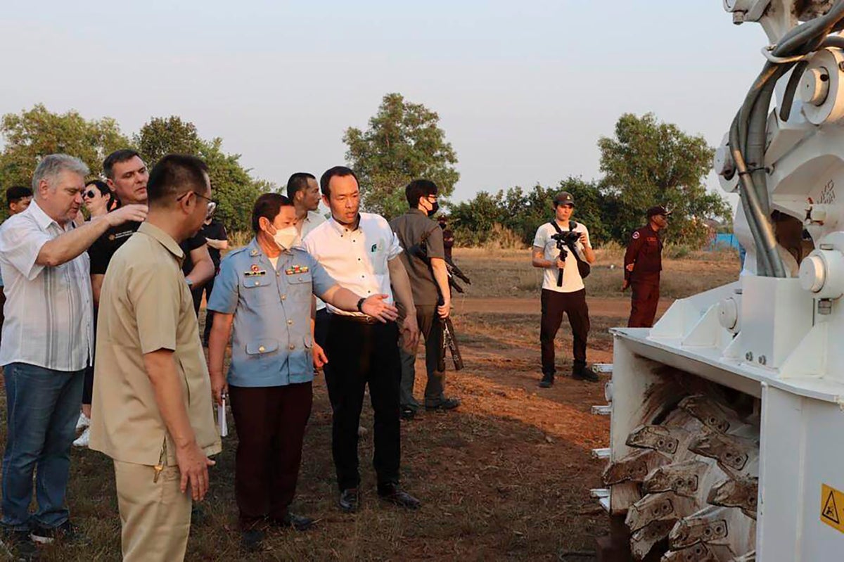 Cambodian experts begin training Ukrainian deminers