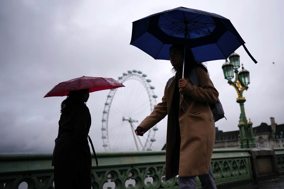 Wages rise at fastest pace in two decades but fall behind inflation