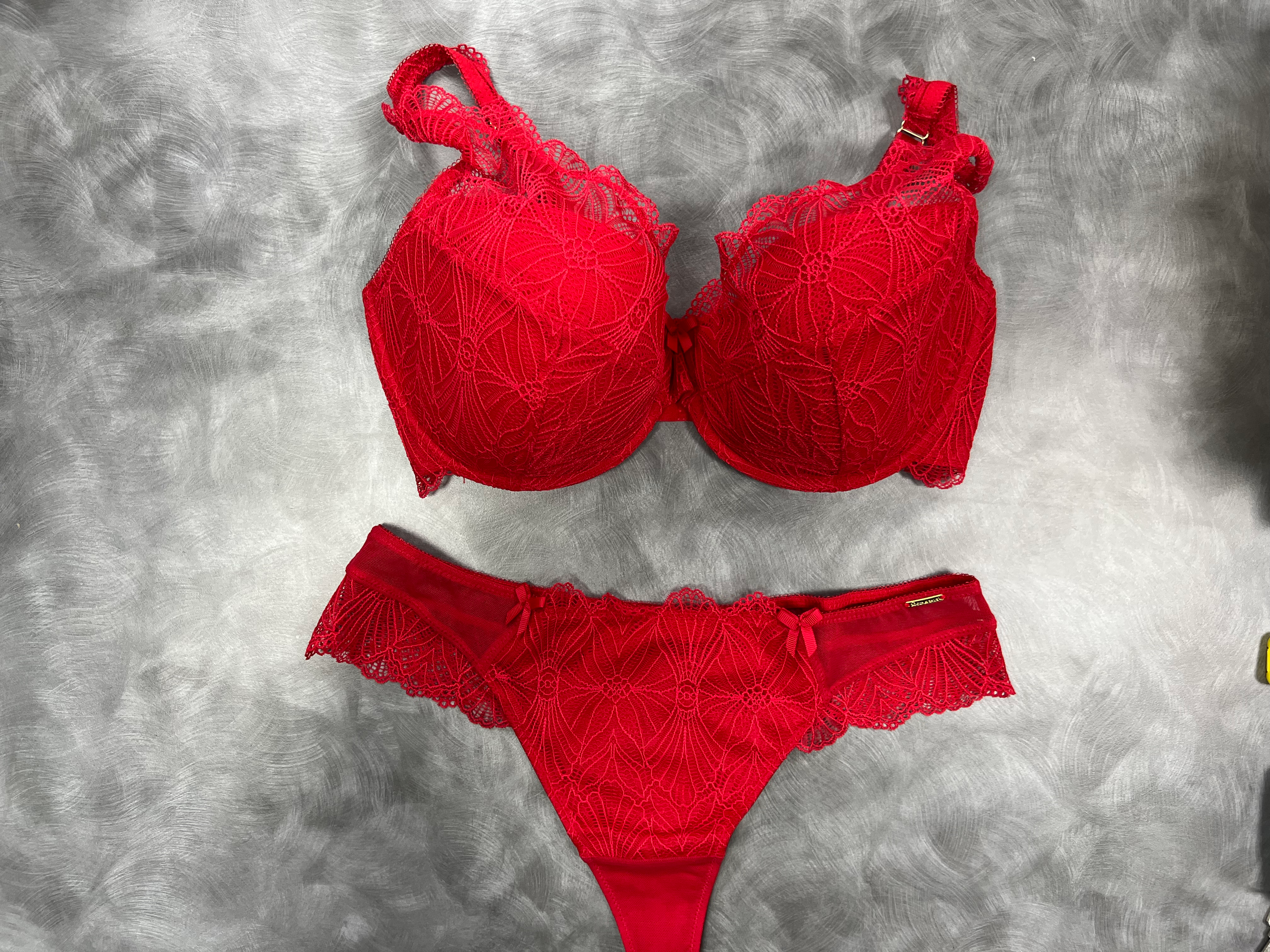 Boux Avenue Jodie plunge bra and Jodie thong.png