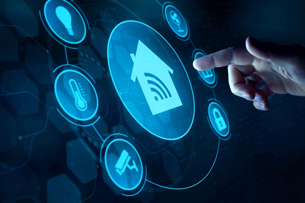 Users of smart devices should receive more security information, MPs