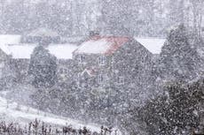 UK weather: Snow and ice warnings extended as temperatures plunge to -10C