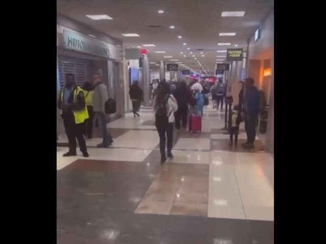 <p>Screengrab. Police arrested a woman at Atlanta International Airport after she sprayed passengers and the staff with a fire extinguisher</p>