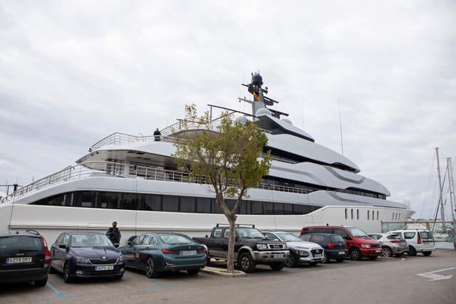 <p>Oligarchs Yacht</p>