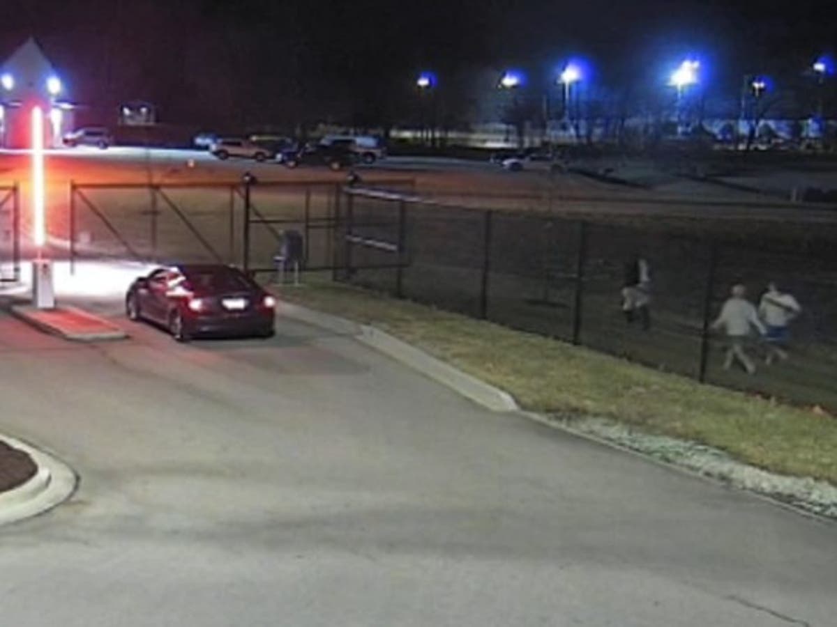 Five Missouri inmates seen breaking out of jail in surveillance video