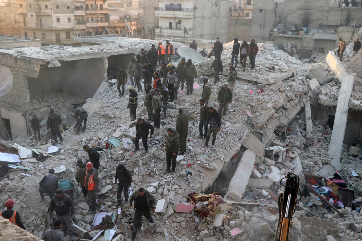 Building collapse in Syrian city of Aleppo leaves 10 dead The Independent