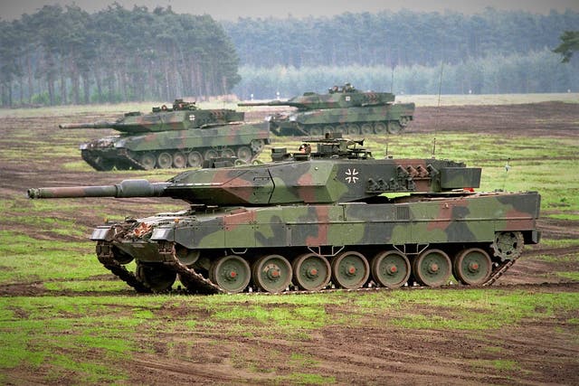 <p>German Leopard 2 tanks in a demonstration </p>