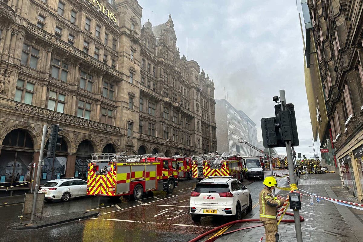 Firefighters battle blaze at well-known former department store in Edinburgh