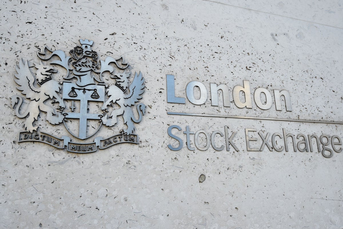 London stocks move higher again after tech and retail gains